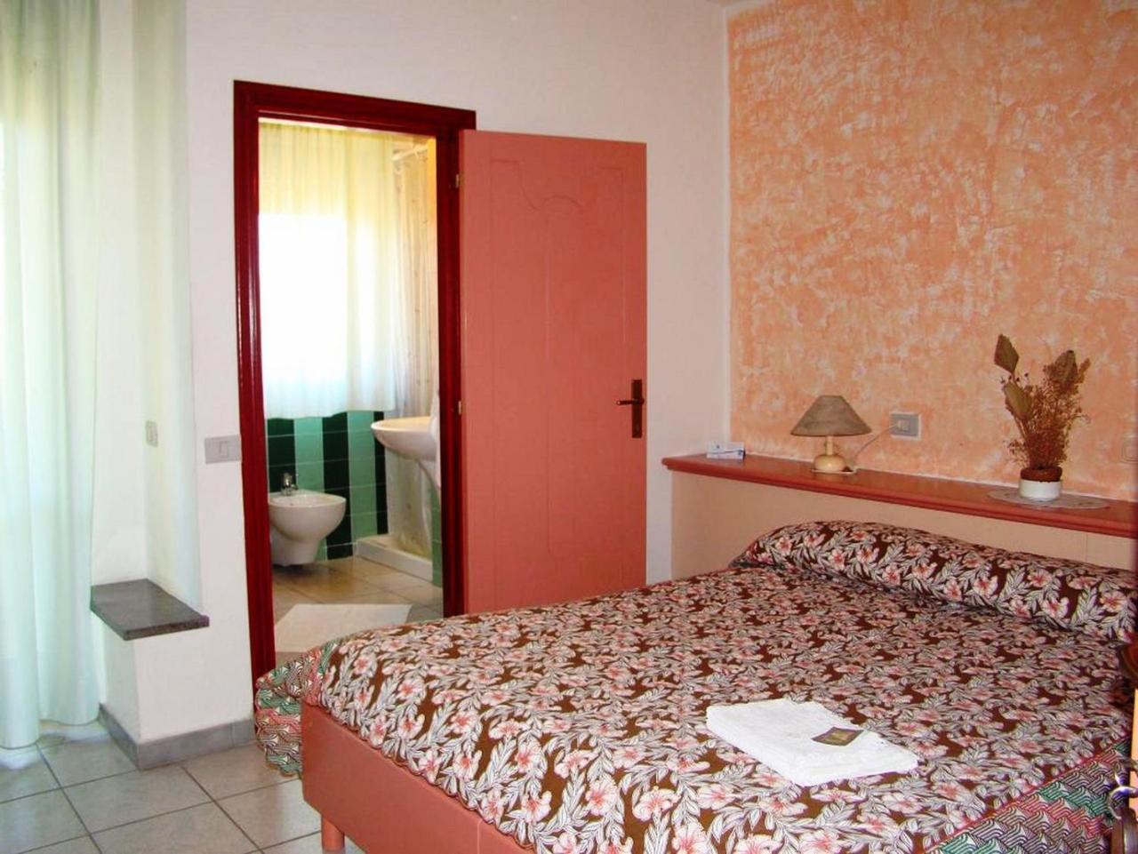 Hotel S'Ustiarvu- Nuova Gestione Cala Liberotto Esterno foto